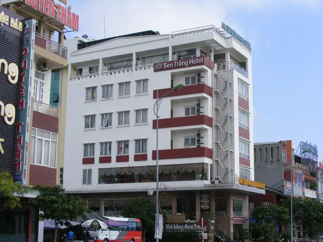 Khách Sạn Sen Trắng Lào Cai: Nơi Giao Thoa Hòa Bình Và Vẻ Đẹp Truyền Thống Khách Sạn Sen Trắng Lào Cai: Nơi Giao Thoa Hòa Bình Và Vẻ Đẹp Truyền Thống