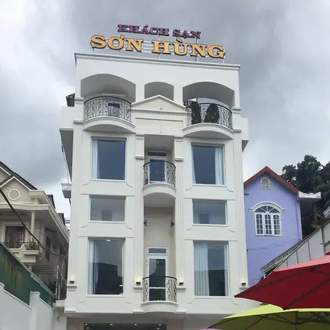 Khách Sạn Sơn Hùng: Nơi Nghỉ Dưỡng Đẳng Cấp Giữa Thiên Nhiên Hoang Sơ Khách Sạn Sơn Hùng: Nơi Nghỉ Dưỡng Đẳng Cấp Giữa Thiên Nhiên Hoang Sơ