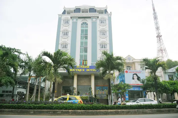 Khách Sạn Sunrise Boutique: Nơi Đón Nắng Và Trải Nghiệm Sang Trọng