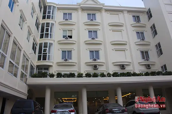 Khách Sạn Tecco Hoa Phượng Đỏ