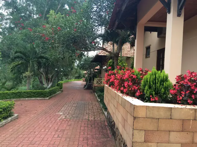 Khách Sạn Thiên Đường Xanh – Nơi Hòa Nhập Thiên Nhiên Và Sự Sang Trọng Khách Sạn Thiên Đường Xanh – Nơi Hòa Nhập Thiên Nhiên Và Sự Sang Trọng