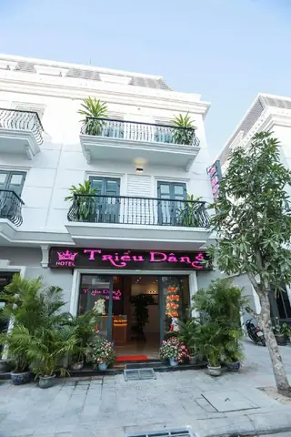 Khách Sạn Triều Dâng Tuy Hòa: Nơi Giao ततं Đắm Chìm Vào Vẻ Đẹp Địa Phương Khách Sạn Triều Dâng Tuy Hòa: Nơi Giao ततं Đắm Chìm Vào Vẻ Đẹp Địa Phương