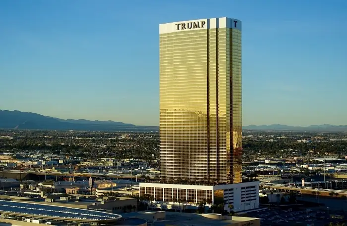 Khách Sạn Trump