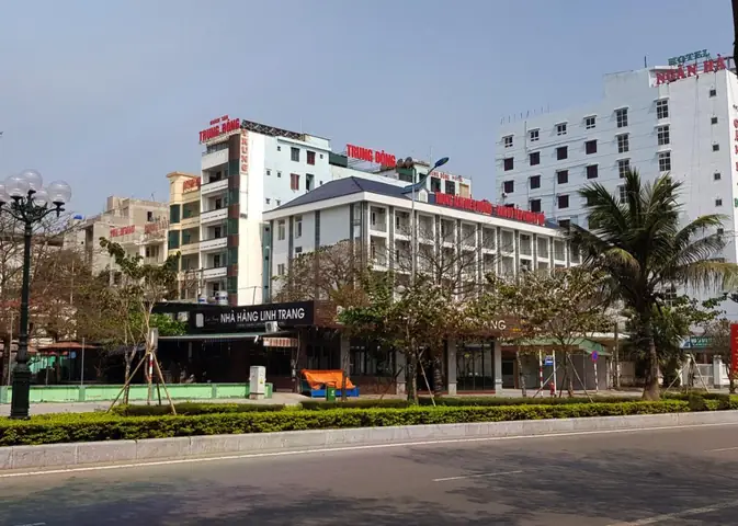 Khách Sạn Trung Đông: Hành Trình Khám Phá Văn Hoá, Sang Trọng Và Dịch Vụ Đẳng Cấp Khách Sạn Trung Đông: Hành Trình Khám Phá Văn Hoá, Sang Trọng Và Dịch Vụ Đẳng Cấp