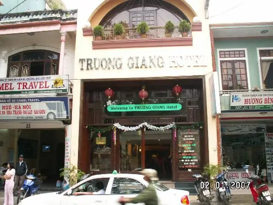 Khách Sạn Trường Giang Huế: Nơi Giao Thoa Giữa Văn Hóa Và Hiện Đại Khách Sạn Trường Giang Huế: Nơi Giao Thoa Giữa Văn Hóa Và Hiện Đại