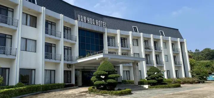 Khách Sạn Văn Hoa Nghi Sơn: Nơi Nghỉ Dưỡng Tuyệt Vời Giữa Bãi Biển Xanh