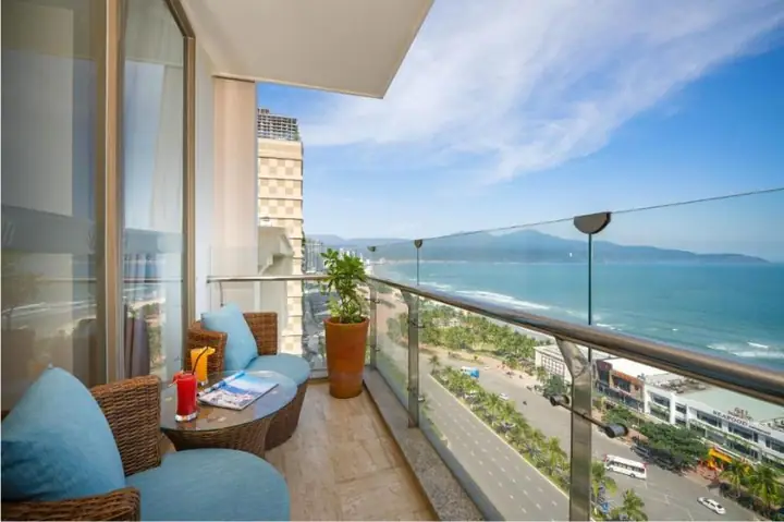 Khách Sạn View Biển Đà Nẵng: Hành Trình Trải Nghiệm Đẳng Cấp Tại Bờ Biển Lớn