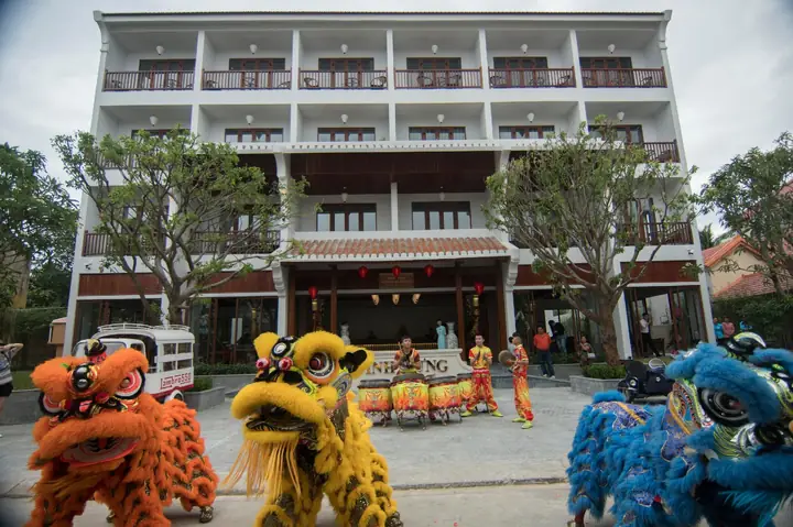 Khách Sạn Vĩnh Hưng: Địa Điểm Nghỉ Dưỡng Đỉnh Cao Cho Du Khách Hiện Đại Khách Sạn Vĩnh Hưng: Địa Điểm Nghỉ Dưỡng Đỉnh Cao Cho Du Khách Hiện Đại