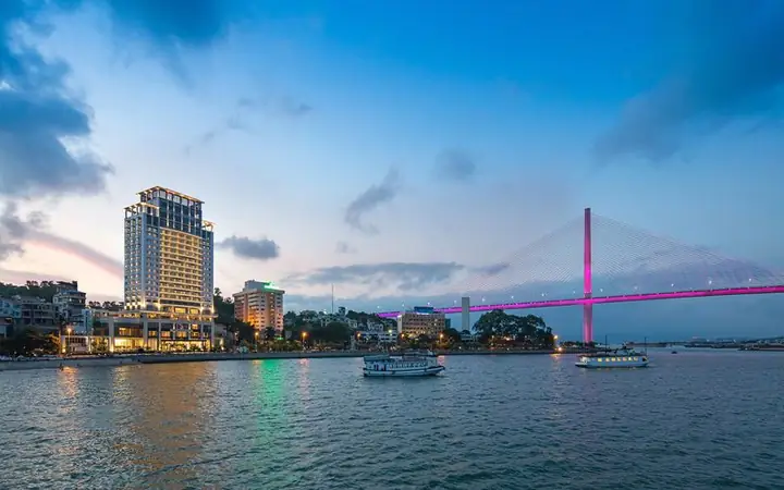 Khách Sạn Wyndham Quảng Ninh