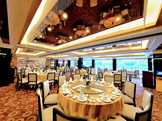 Nhà Hàng Khách Sạn Hà Nội