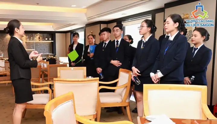 Quản Lý Nhà Hàng Khách Sạn: Chiến Lược Toàn Diện Để Đưa Doanh Nghiệp Vượt Trội