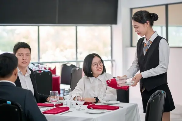 Quản Trị Khách Sạn Học Trường Nào Tốt Nhất Quản Trị Khách Sạn Học Trường Nào Tốt Nhất