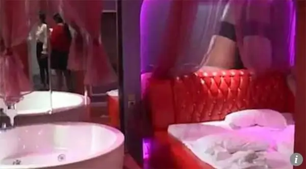 Quay Lén Trong Khách Sạn: Những Điều Cần Biết, Rủi Ro Và Cách Phòng Tránh Quay Lén Trong Khách Sạn: Những Điều Cần Biết, Rủi Ro Và Cách Phòng Tránh