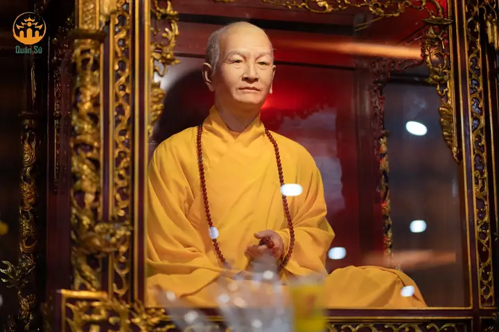 Vị Sư Chùa Quán Sứ Vị Sư Chùa Quán Sứ