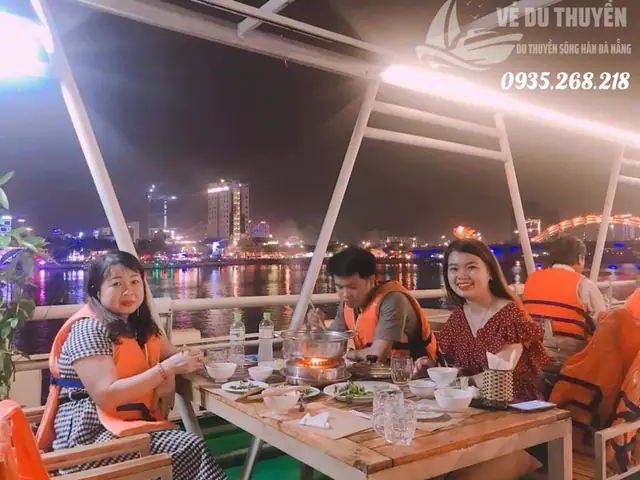 Ăn Tối Trên Du Thuyền Sông Hàn Đà Nẵng Ăn Tối Trên Du Thuyền Sông Hàn Đà Nẵng