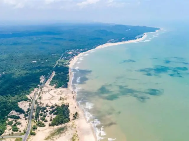 Bãi Biển Đẹp Ở Hồ Tràm