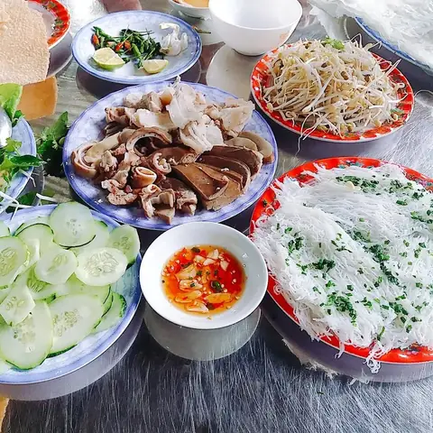 Bánh Hỏi Cháo Lòng Phú Yên