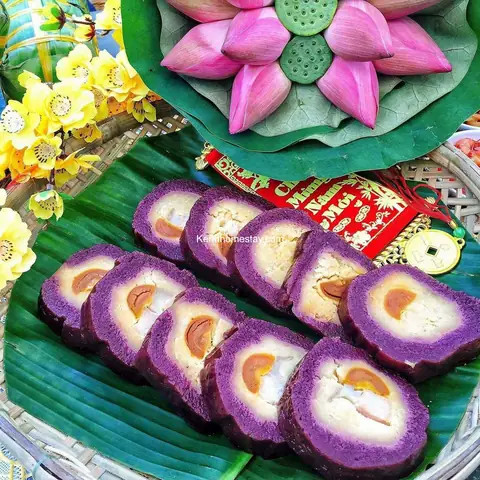 Bánh Tét Lá Cẩm Cần Thơ Nhà Họ Huỳnh Bánh Tét Lá Cẩm Cần Thơ Nhà Họ Huỳnh