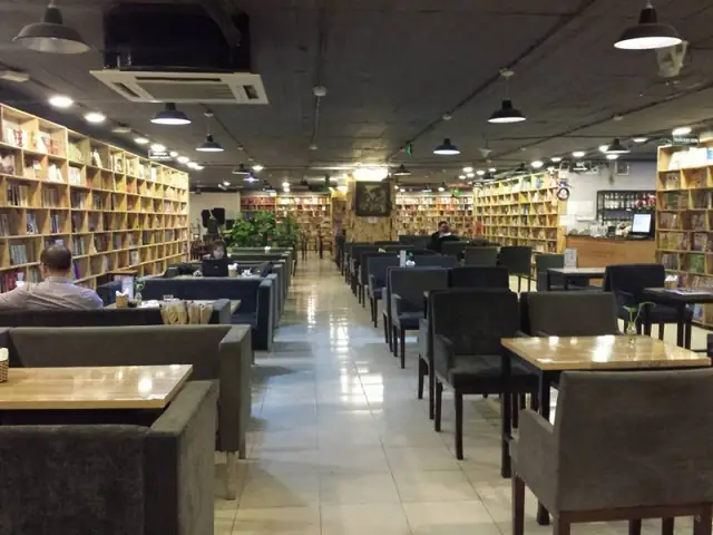 Cà Phê Sách Đông Tây Ngụy Như Kon Tum Cà Phê Sách Đông Tây Ngụy Như Kon Tum
