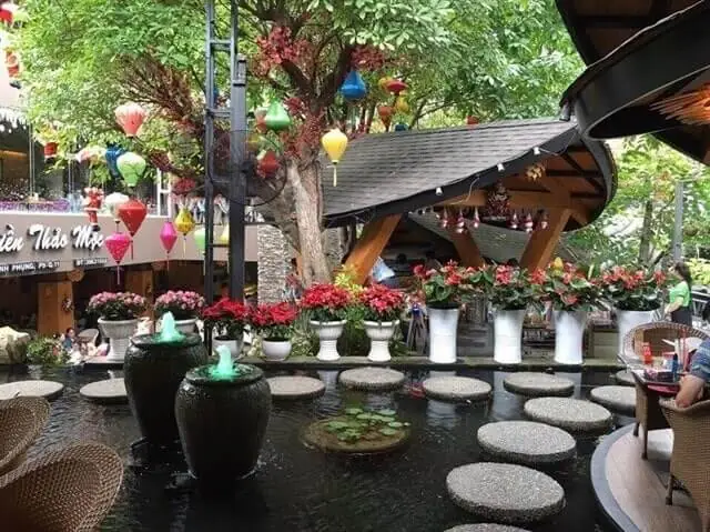 Các Quán Cafe Sân Vườn Đẹp Ở Sài Gòn Các Quán Cafe Sân Vườn Đẹp Ở Sài Gòn