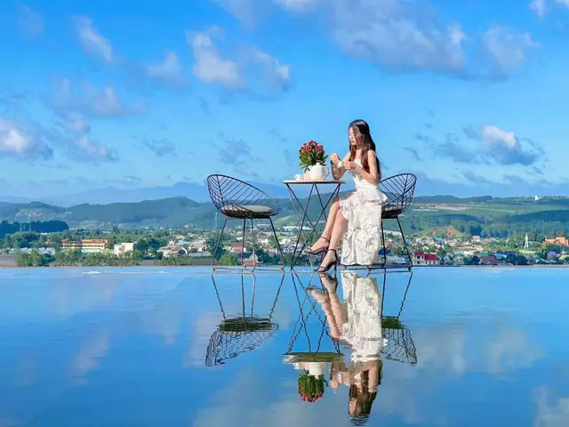Cafe Hồ Trên Mây Đà Lạt