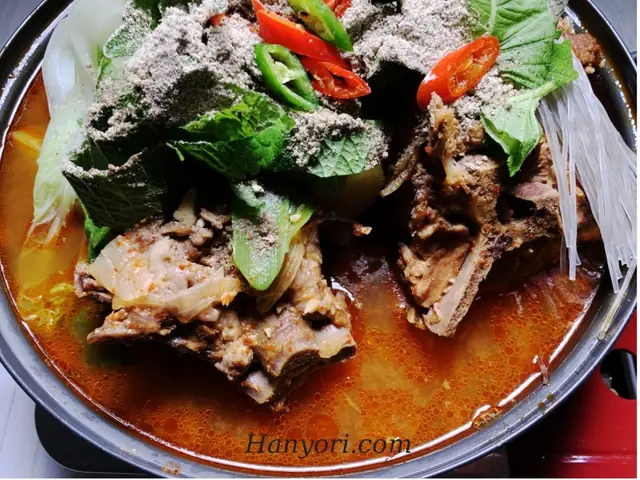 Canh Xương Hầm Cay Hàn Quốc Canh Xương Hầm Cay Hàn Quốc