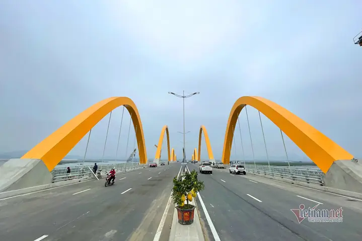 Cầu Tình Yêu Ở Quảng Ninh Cầu Tình Yêu Ở Quảng Ninh