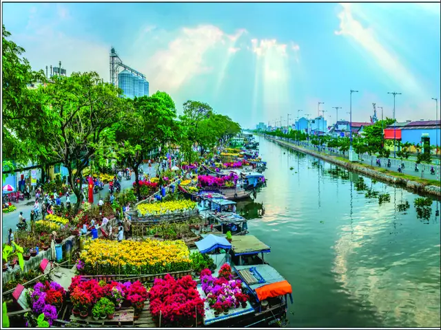 Chợ Hoa Tết Bến Bình Đông Chợ Hoa Tết Bến Bình Đông