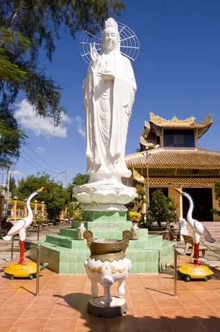 Chùa Linh Thiêng Ở Bến Tre