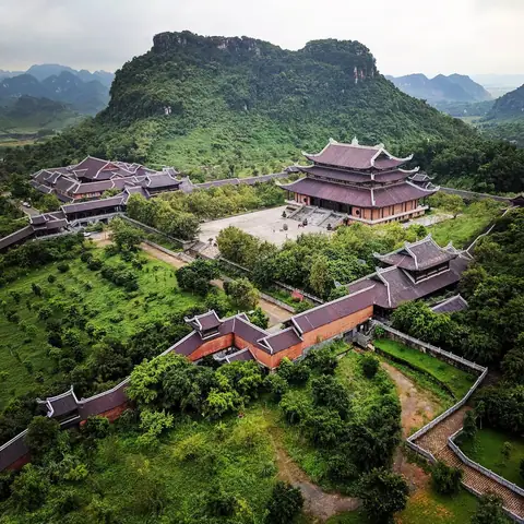 Chùa Lớn Nhất Đông Nam Á Chùa Lớn Nhất Đông Nam Á