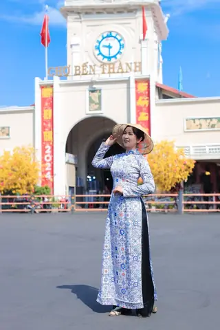 Chụp Ảnh Ở Chợ Bến Thành