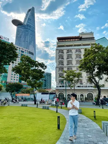 Chụp Hình Ở Bến Bạch Đằng