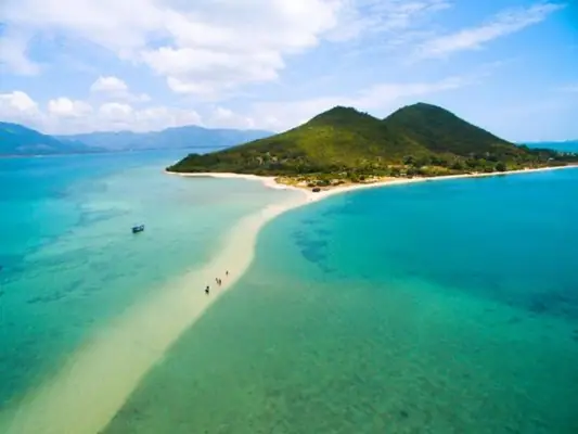 Con Đường Giữa Biển Ở Nha Trang Con Đường Giữa Biển Ở Nha Trang