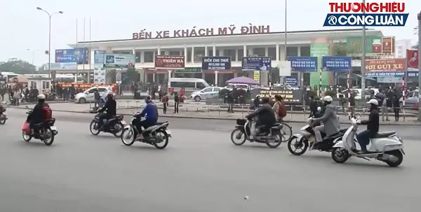 Cổng Ra Bến Xe Mỹ Đình