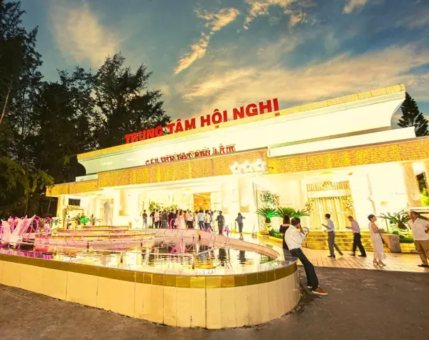 Công Viên Phú Lâm Về Đêm Công Viên Phú Lâm Về Đêm