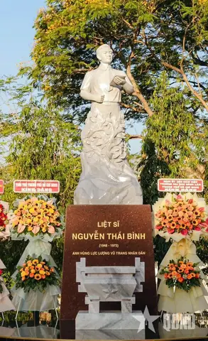 Công Viên Tượng Đài Nguyễn Thái Bình Công Viên Tượng Đài Nguyễn Thái Bình