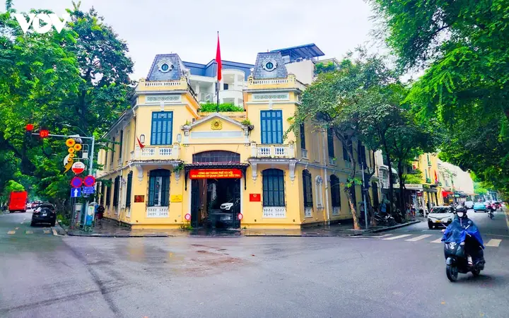 Dẫn Đường Đến Hồ Hoàn Kiếm Dẫn Đường Đến Hồ Hoàn Kiếm