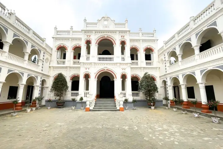 Dinh Thự Vua Mèo Hoàng A Tưởng
