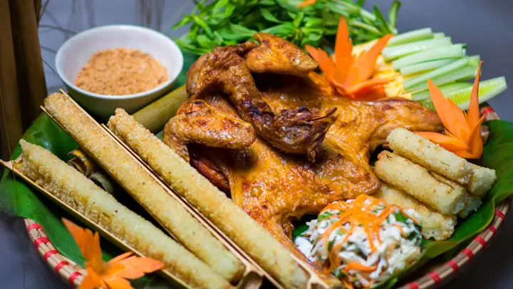 Gà Nướng Cơm Lam Buôn Ma Thuột Gà Nướng Cơm Lam Buôn Ma Thuột
