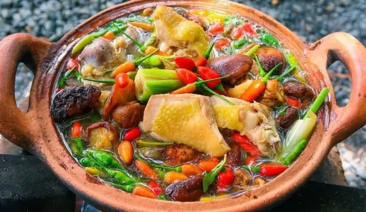 Gà Tiềm Ớt Hiểm Đà Lạt Gà Tiềm Ớt Hiểm Đà Lạt