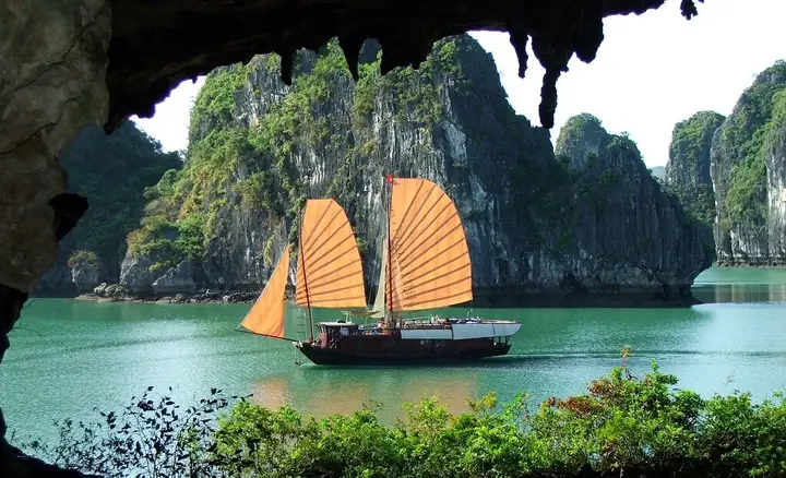 Hang Trống Và Hang Trinh Nữ Hang Trống Và Hang Trinh Nữ