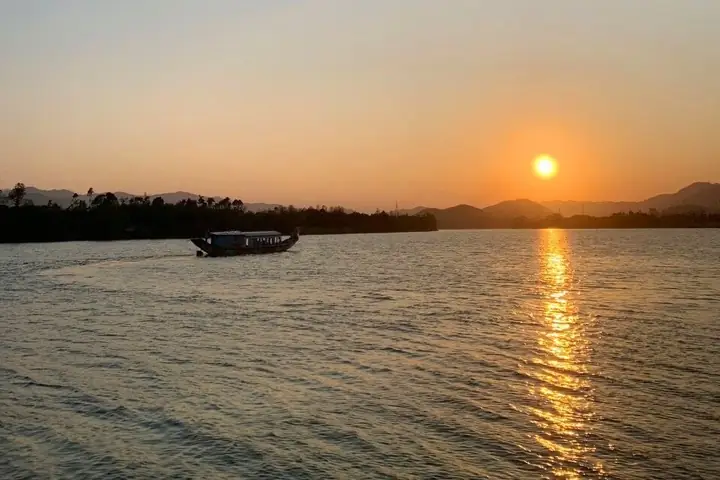 Hình Ảnh Hoàng Hôn Trên Sông Hình Ảnh Hoàng Hôn Trên Sông
