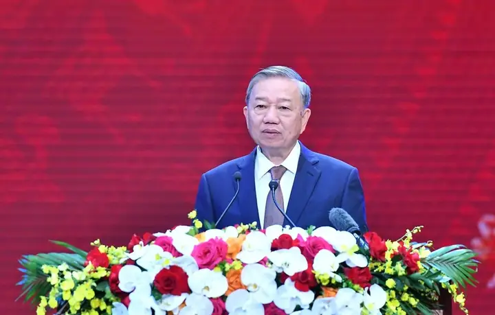Hồ Chí Minh Đi Ninh Bình