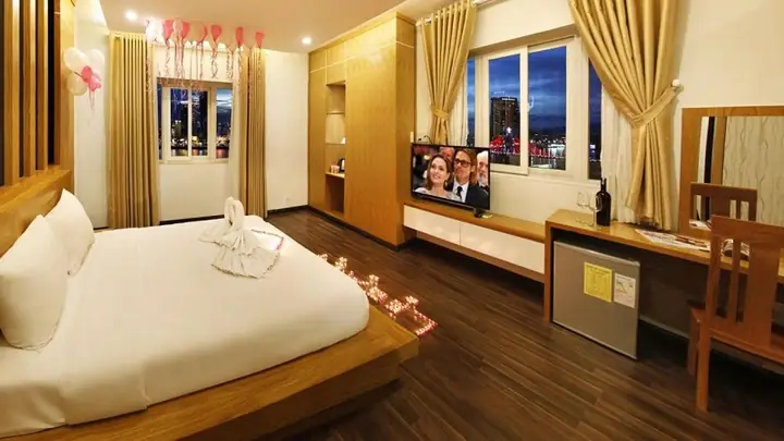 Khách Sạn Legacy Riverside Đà Nẵng