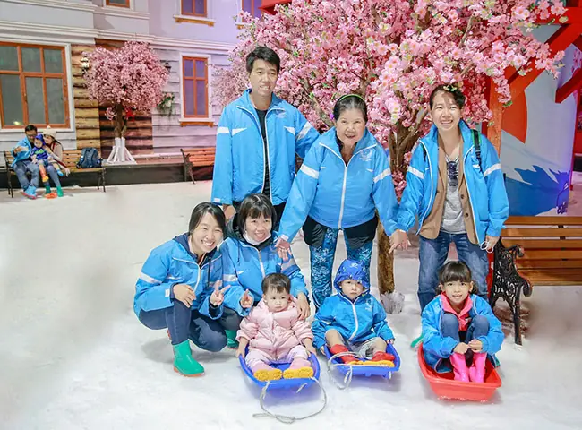 Khu Vui Chơi Tuyết Snow Town Sài Gòn Khu Vui Chơi Tuyết Snow Town Sài Gòn