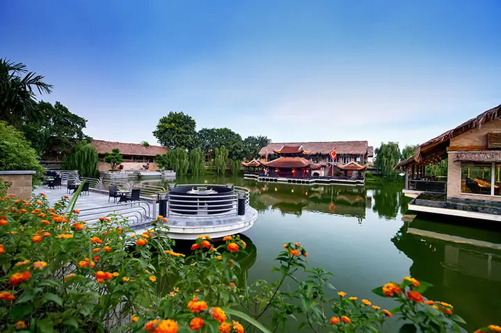 Làng Ẩm Thực Nắng Sông Hồng
