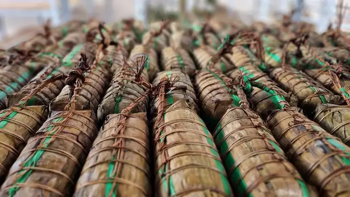 Làng Nghề Bánh Tét Trà Cuôn Làng Nghề Bánh Tét Trà Cuôn