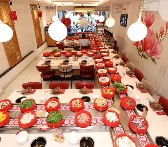 Lẩu Băng Chuyền Ở Sài Gòn