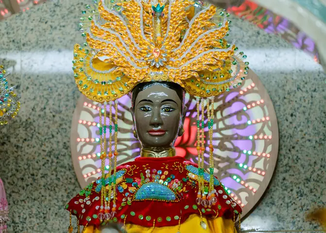 Linh Sơn Thánh Mẫu Là Ai Linh Sơn Thánh Mẫu Là Ai