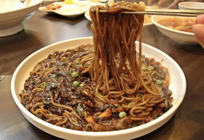 Mì Tương Đen Jajangmyeon Hàn Quốc Mì Tương Đen Jajangmyeon Hàn Quốc